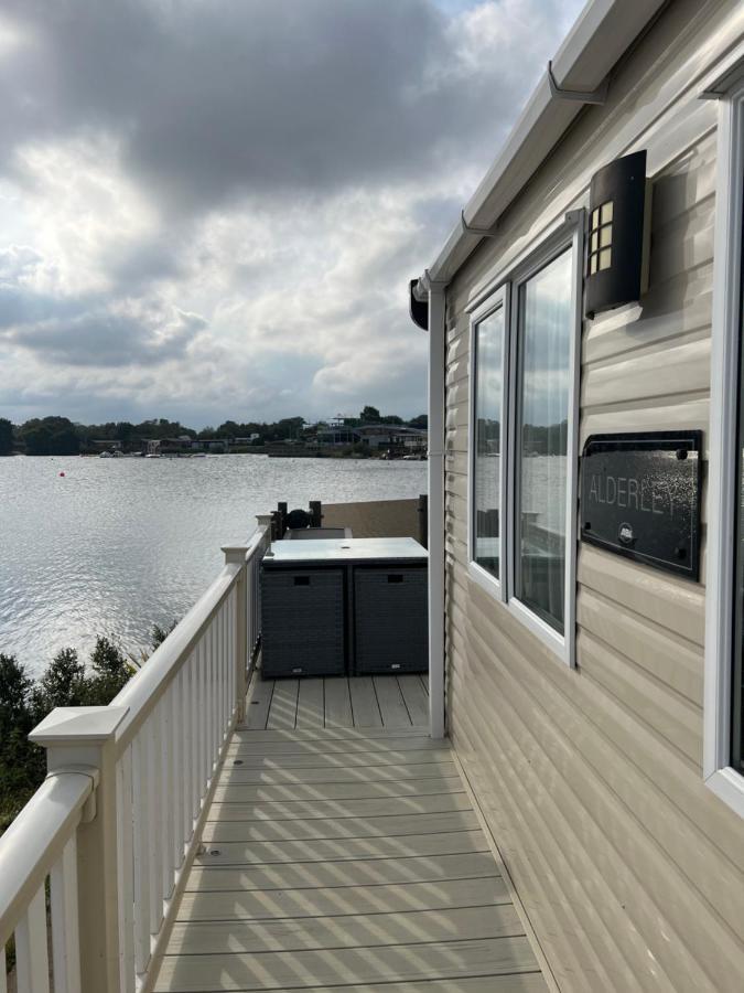 Lake View With Private Hot Tub At Tattershall Lakes Villa Exterior photo